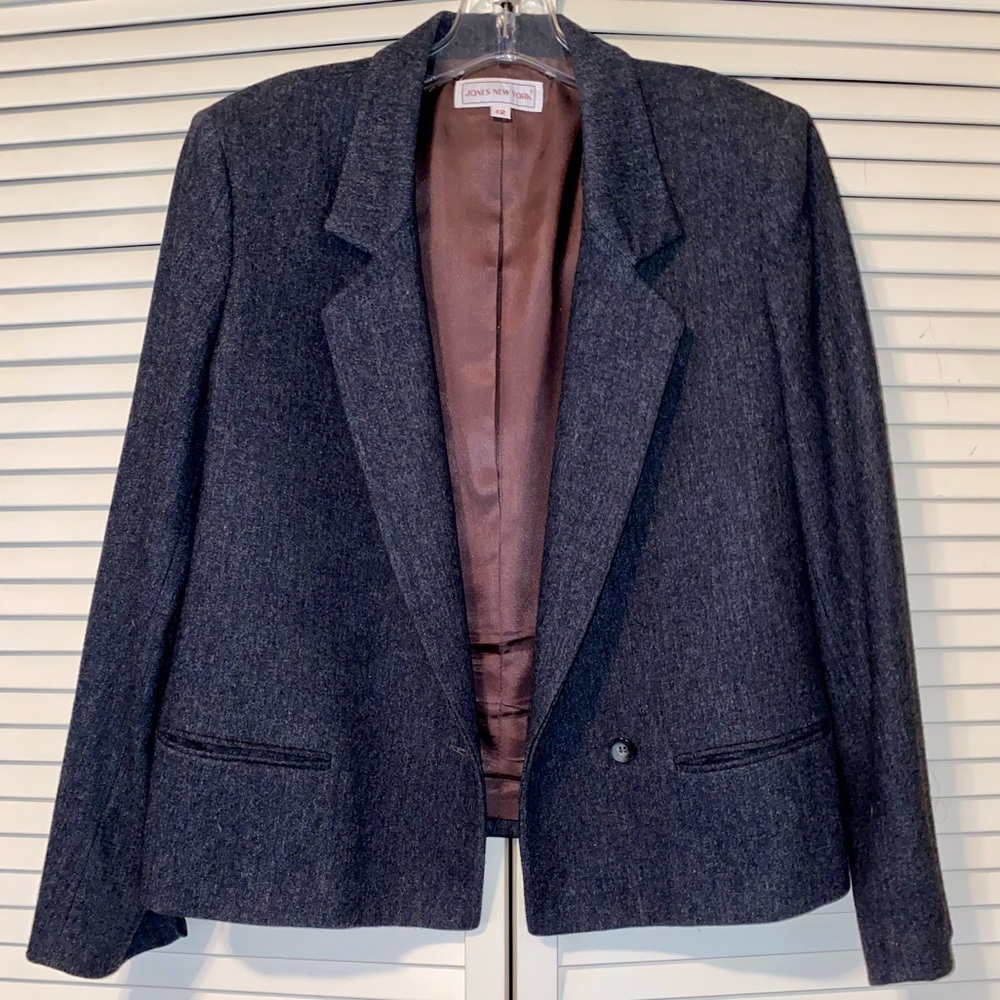 Vintage wool Jones New York grey blazer, size 12.
